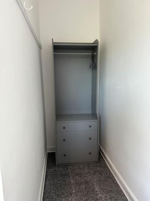 5min To Royal Infirmary Hospital Holiday home Huddersfield